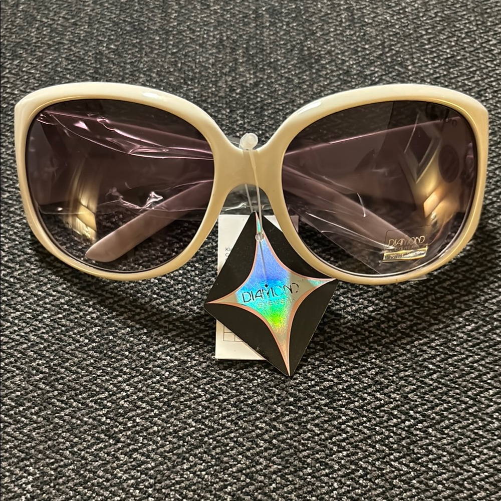 Diamond Eyewear White Sunglasses UV400